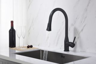 Смеситель для кухни Timo Saona с выдвижной лейкой чёрный 2336/03FL